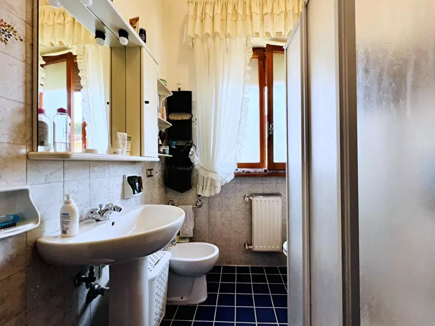 Immagine 39 di Villa in vendita  a Camaiore