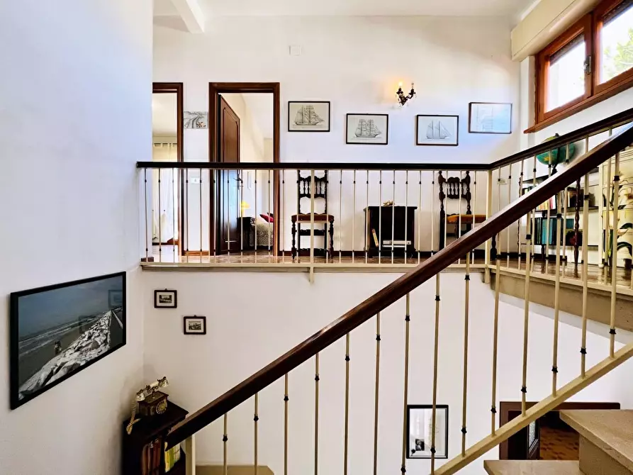 Immagine 48 di Villa in vendita  a Camaiore