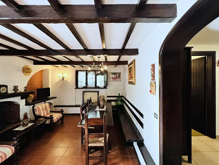 Immagine 6 di Villa in vendita  a Camaiore