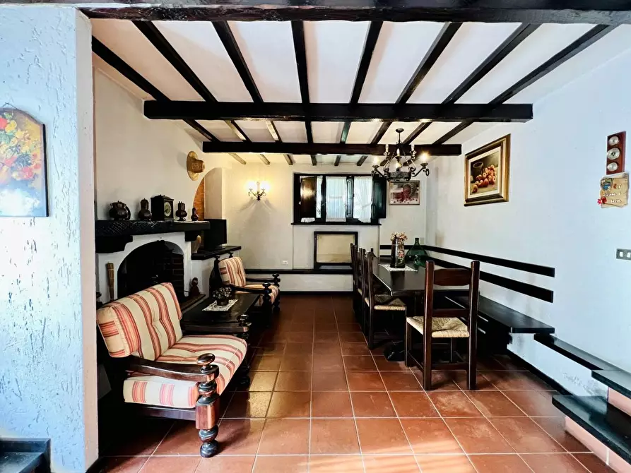 Immagine 12 di Villa in vendita  a Camaiore