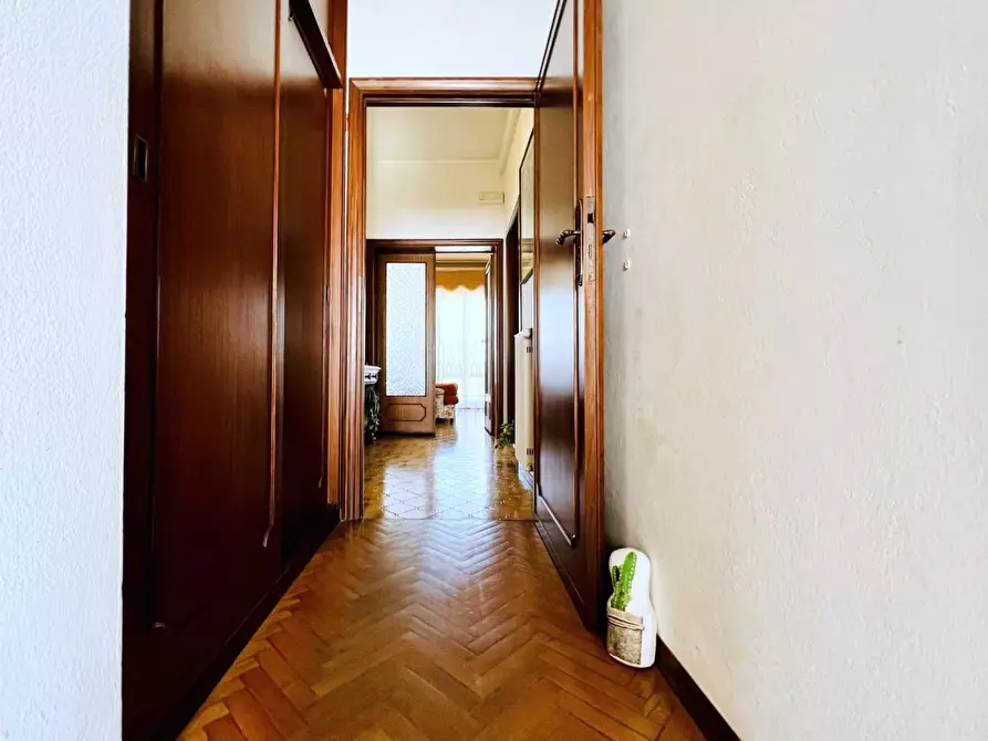 Immagine 45 di Villa in vendita  a Camaiore