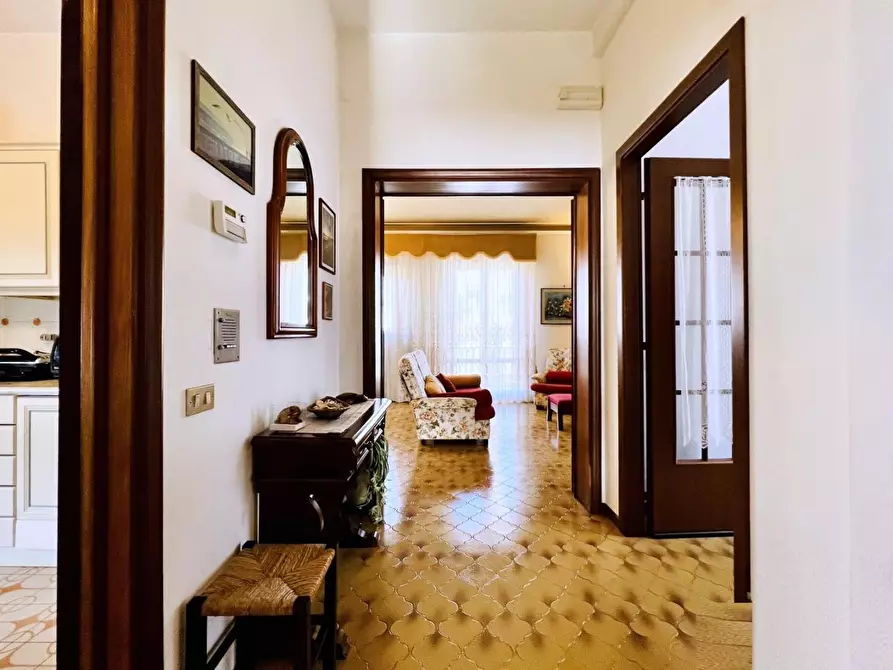 Immagine 24 di Villa in vendita  a Camaiore