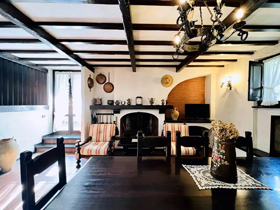 Immagine 7 di Villa in vendita  a Camaiore