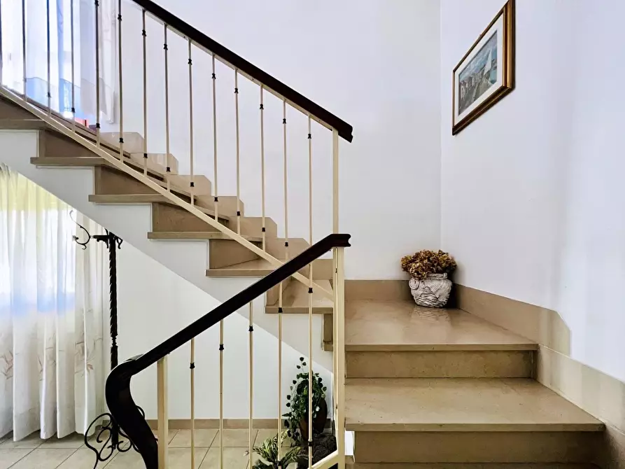 Immagine 21 di Villa in vendita  a Camaiore