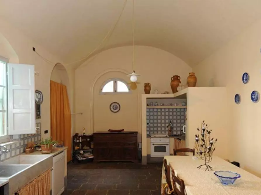Immagine 15 di Immobile di prestigio in vendita  a Capannori