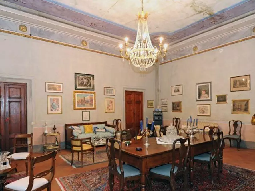 Immagine 8 di Immobile di prestigio in vendita  a Capannori