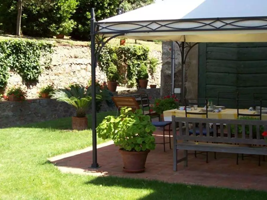 Immagine 2 di Immobile di prestigio in vendita  a Capannori