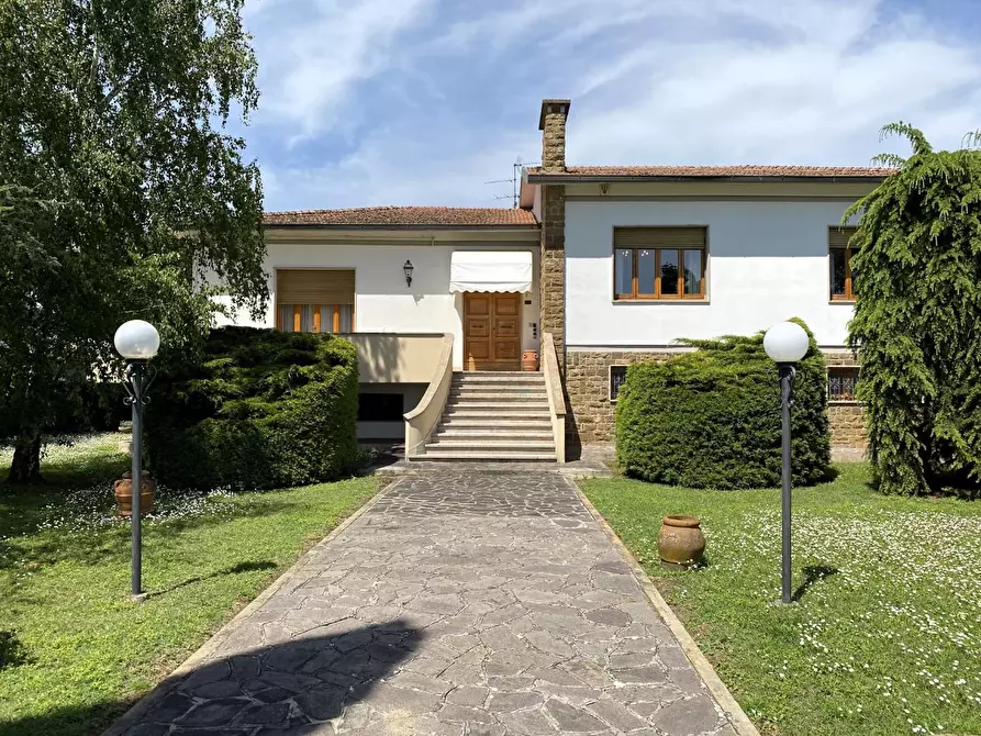 Immagine 1 di Villa in vendita  a Empoli