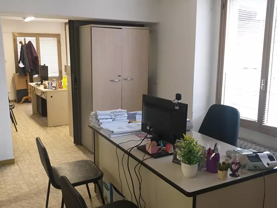 Immagine 11 di Ufficio in vendita  a San Marcello Piteglio
