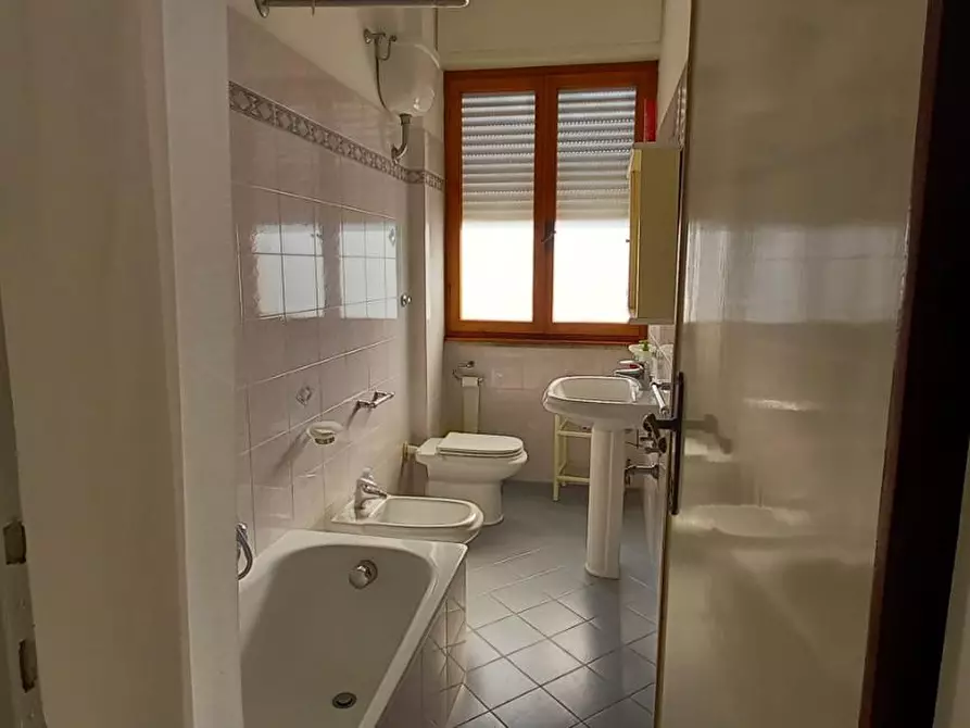 Immagine 12 di Appartamento in affitto  a Camaiore