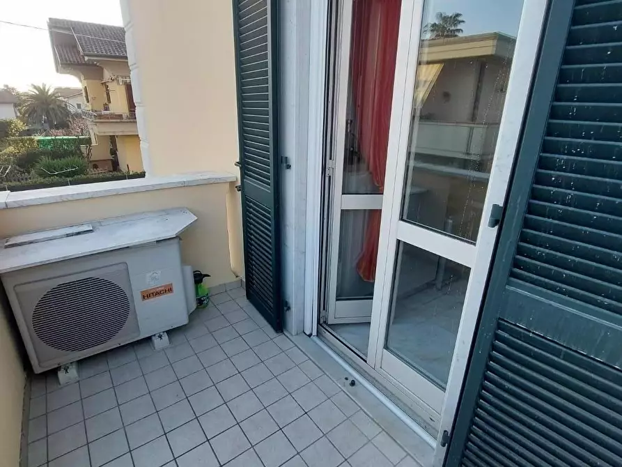 Immagine 12 di Appartamento in vendita  a Massa