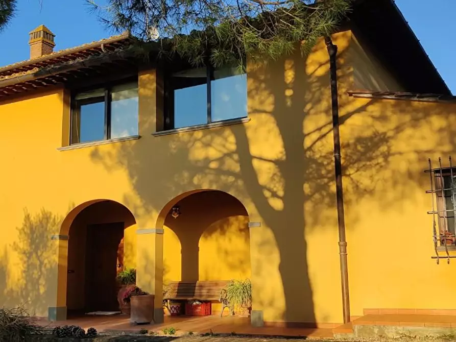 Immagine 3 di Casa colonica in vendita  a Lastra A Signa