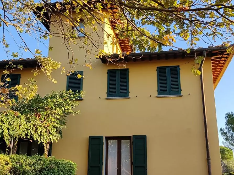 Immagine 2 di Casa colonica in vendita  a Lastra A Signa