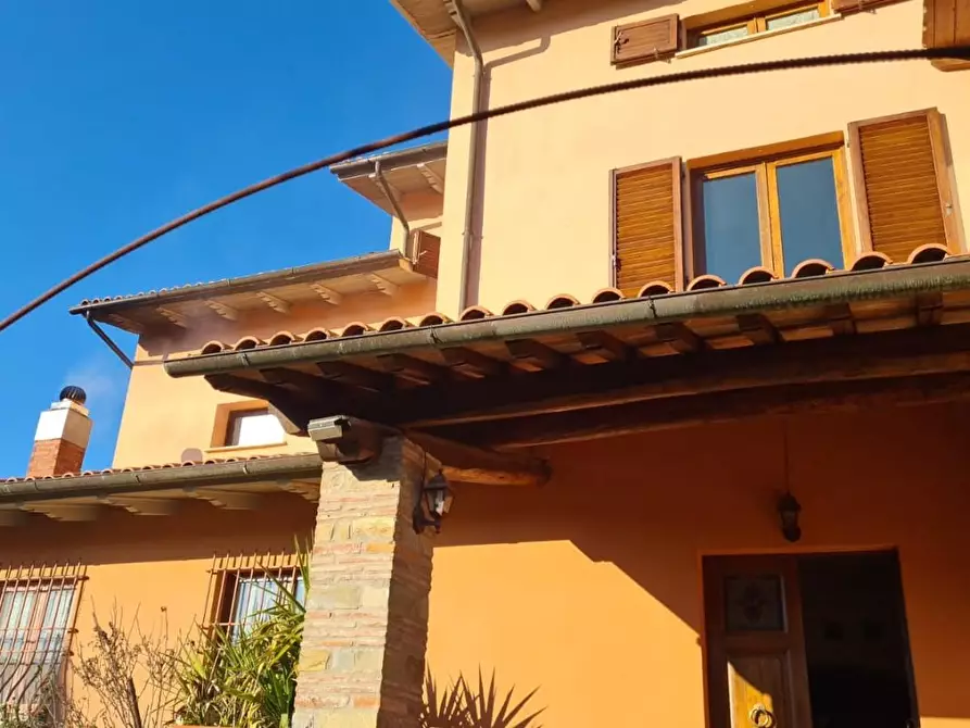 Immagine 2 di Villa in vendita  a Gaiole In Chianti