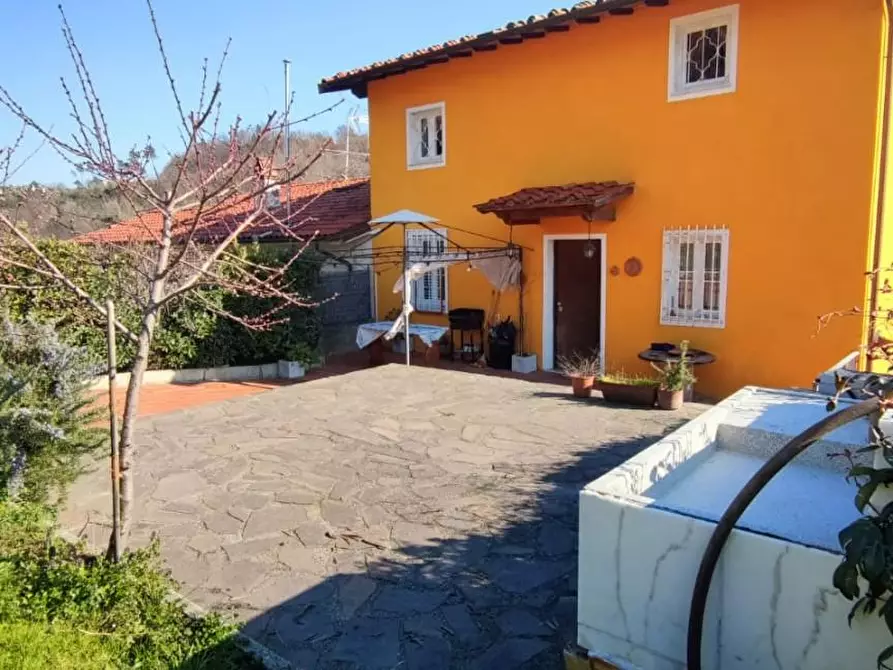 Immagine 5 di Casa semindipendente in vendita  a Lucca