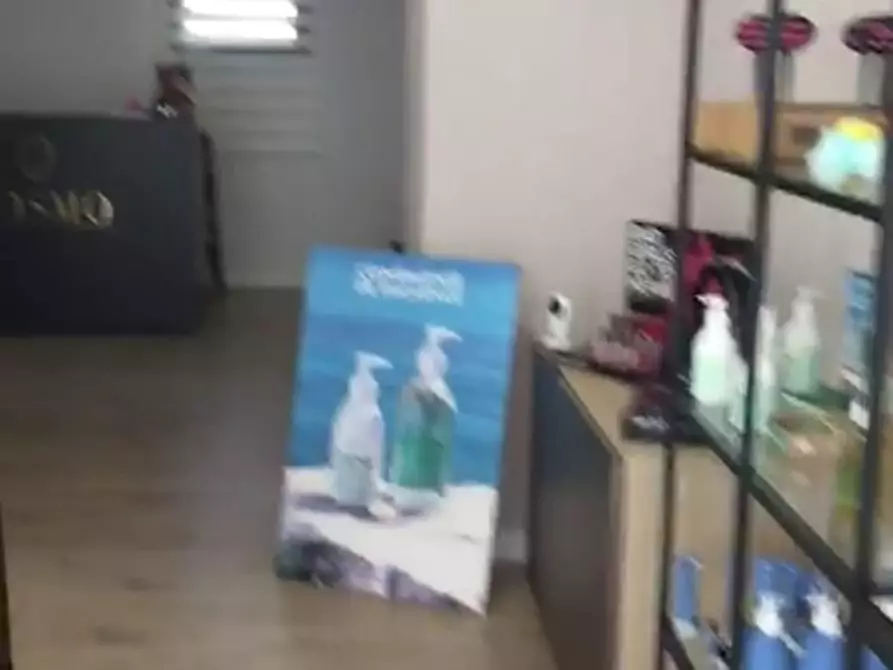 Immagine 7 di Locale commerciale in vendita  a Cascina