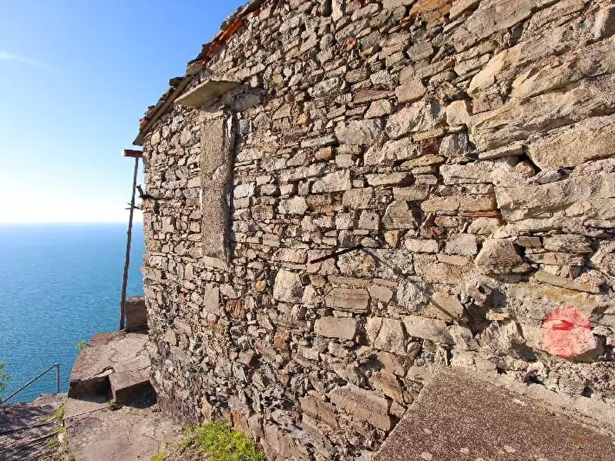 Immagine 6 di Rustico / casale in vendita  a La Spezia