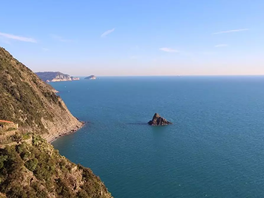 Immagine 9 di Rustico / casale in vendita  a La Spezia