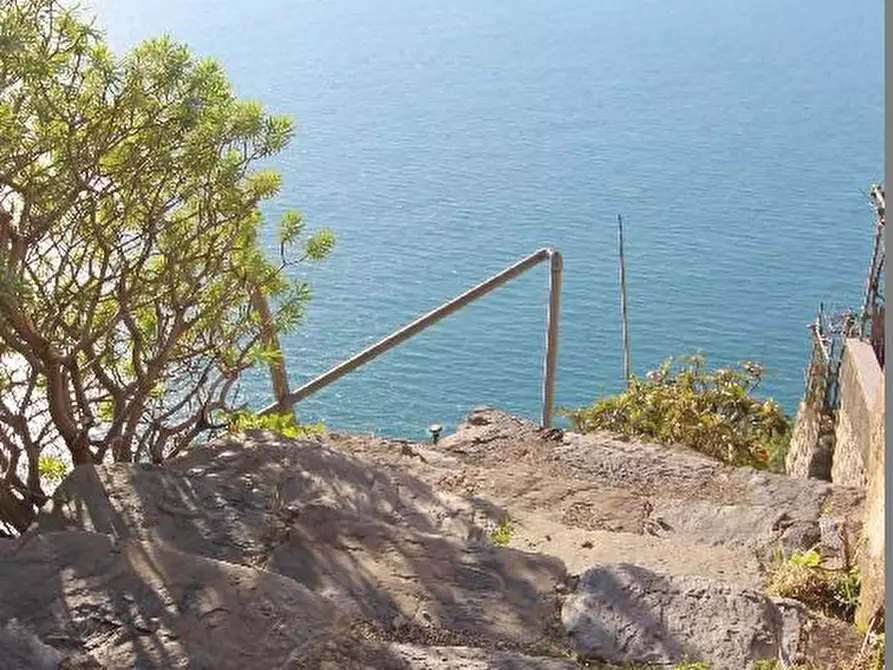 Immagine 8 di Rustico / casale in vendita  a La Spezia