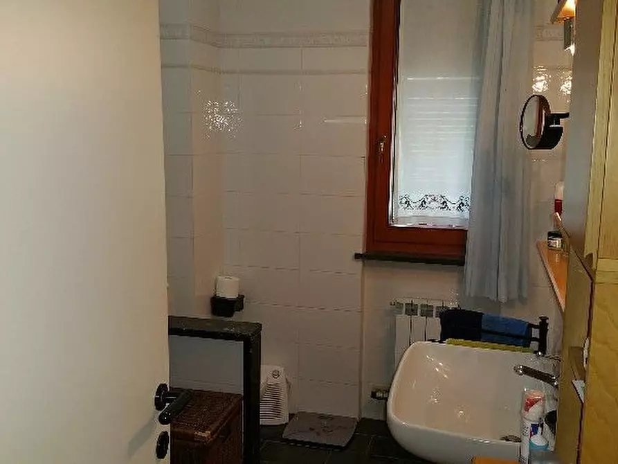 Immagine 10 di Appartamento in vendita  a La Spezia