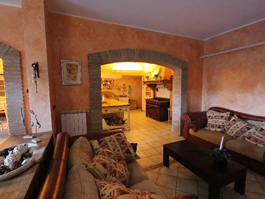 Immagine 3 di Casa semindipendente in vendita  a Beverino