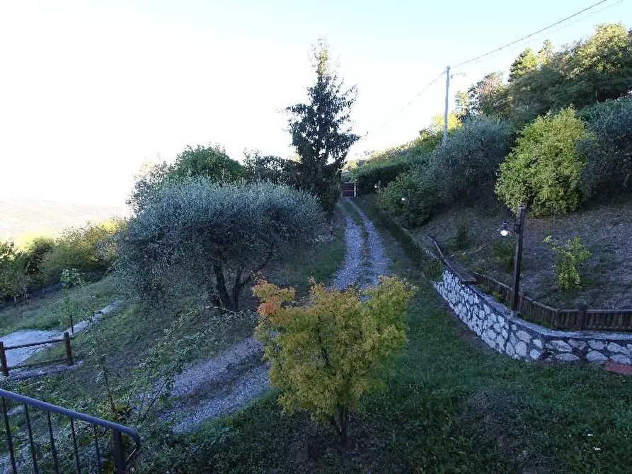 Immagine 5 di Casa semindipendente in vendita  a Beverino