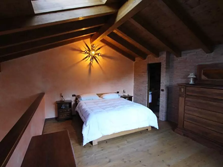 Immagine 11 di Casa semindipendente in vendita  a Beverino