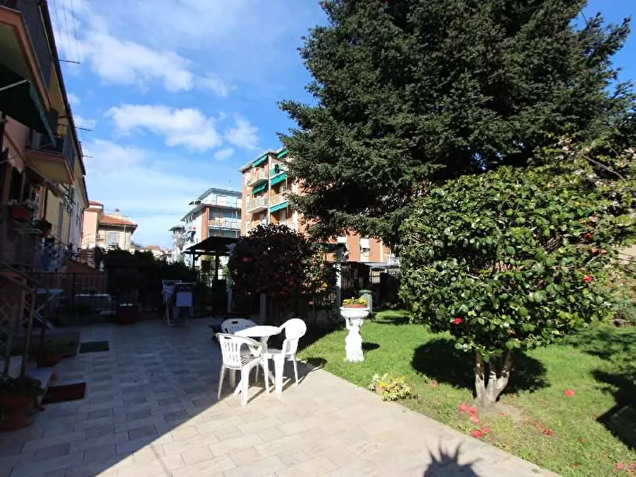 Immagine 5 di Casa semindipendente in vendita  a La Spezia