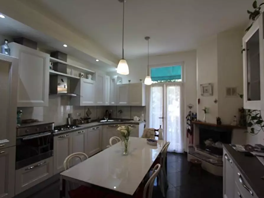 Immagine 14 di Casa semindipendente in vendita  a La Spezia