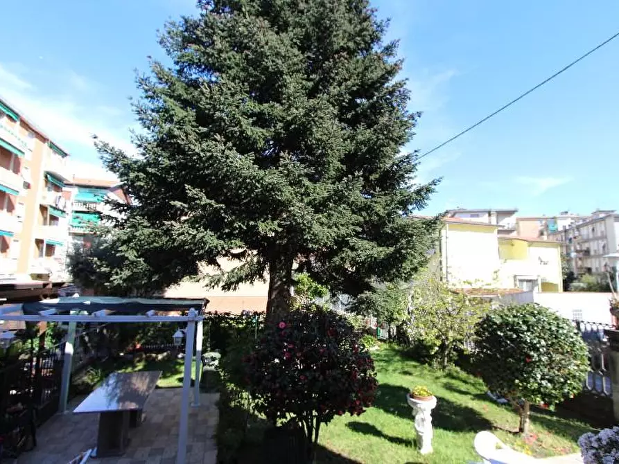 Immagine 3 di Casa semindipendente in vendita  a La Spezia