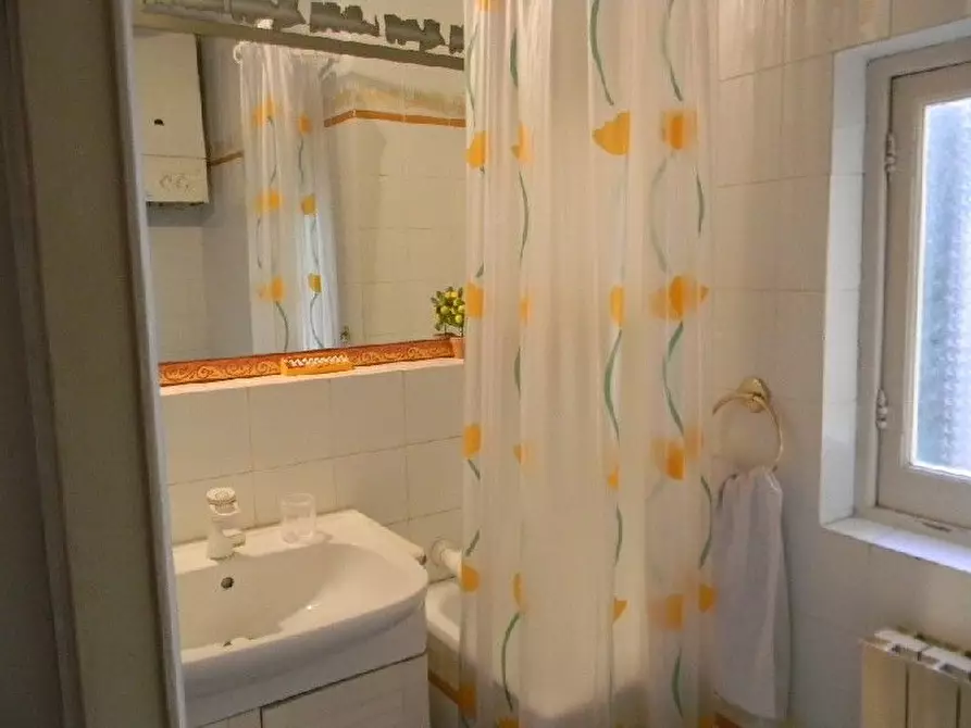 Immagine 5 di Appartamento in vendita  a Lerici