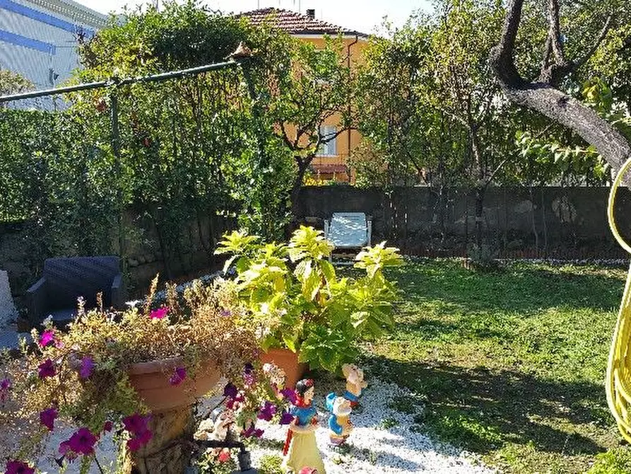 Immagine 2 di Casa semindipendente in vendita  a La Spezia