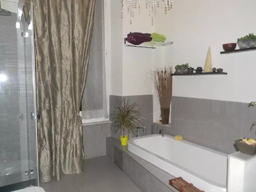 Immagine 13 di Appartamento in vendita  a La Spezia