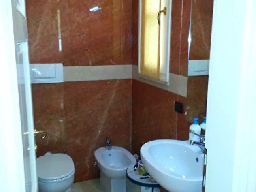 Immagine 9 di Appartamento in vendita  a La Spezia