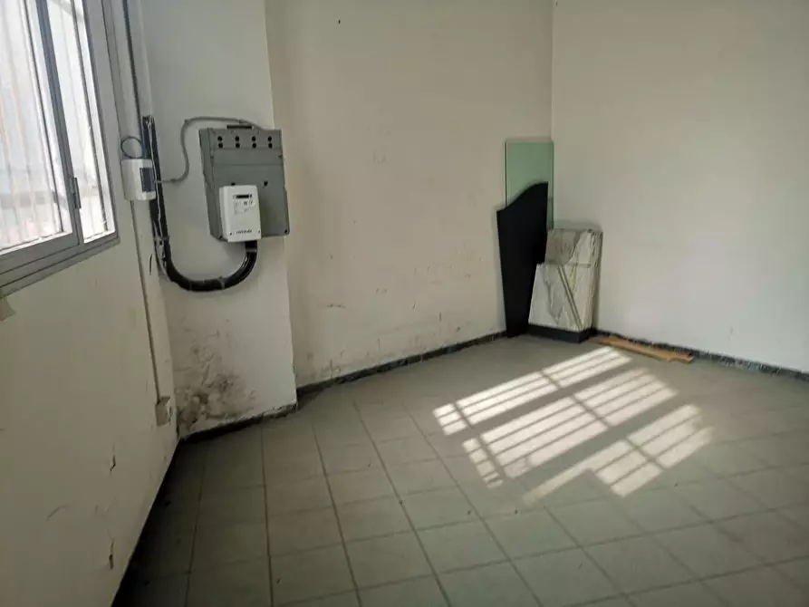 Immagine 4 di Attività commerciale in vendita  a Sarzana