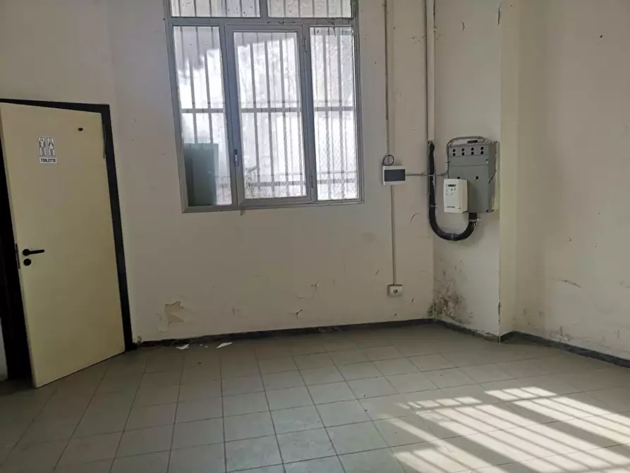 Immagine 5 di Attività commerciale in vendita  a Sarzana