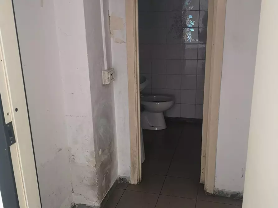 Immagine 6 di Attività commerciale in vendita  a Sarzana