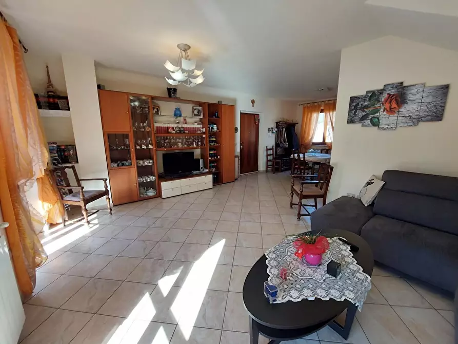 Immagine 13 di Porzione di casa in vendita  a Carrara