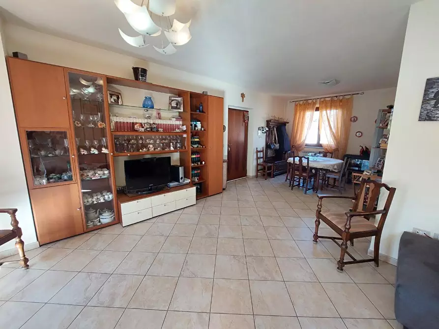 Immagine 11 di Porzione di casa in vendita  a Carrara