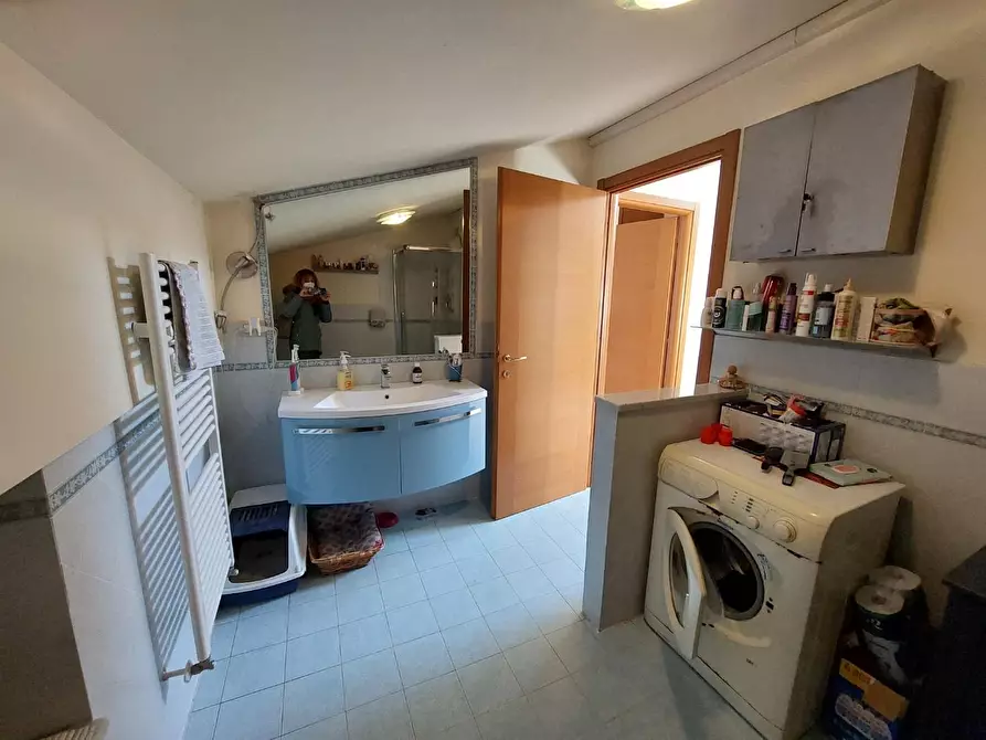 Immagine 21 di Porzione di casa in vendita  a Carrara