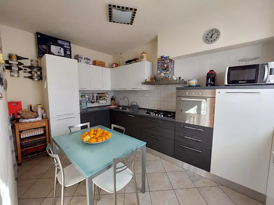 Immagine 9 di Porzione di casa in vendita  a Carrara