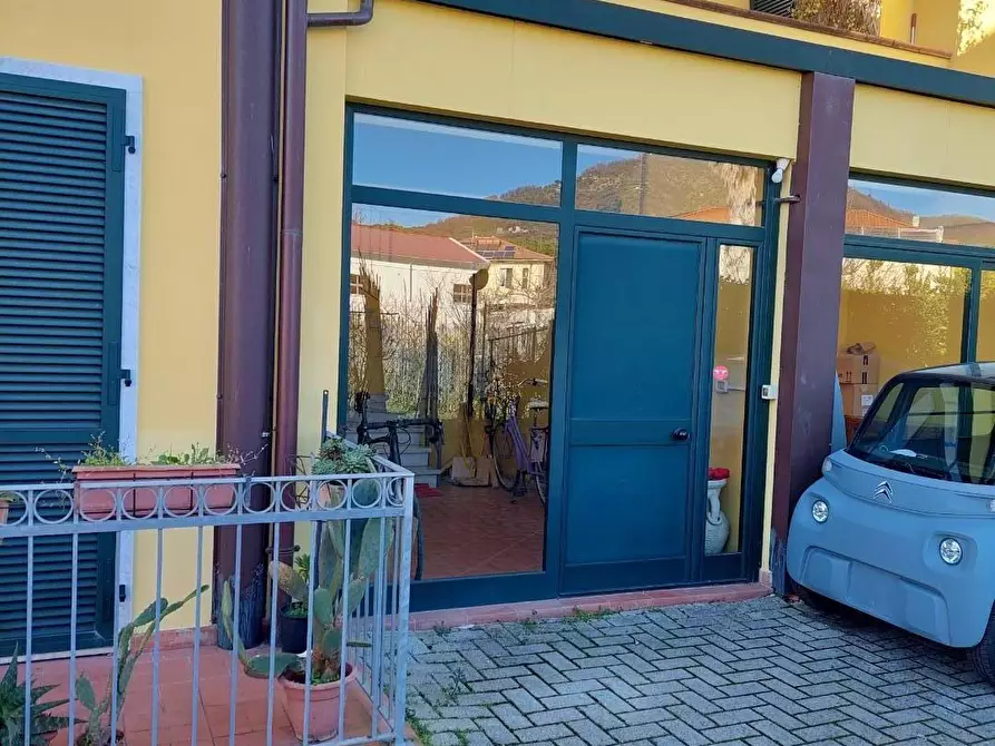 Immagine 30 di Porzione di casa in vendita  a Carrara