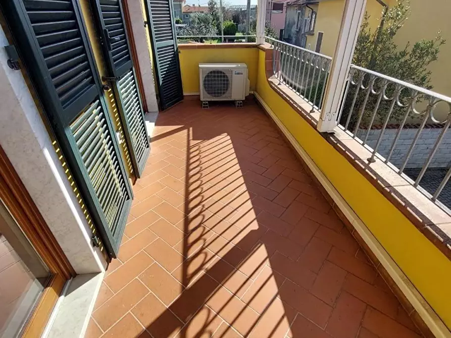 Immagine 15 di Porzione di casa in vendita  a Carrara