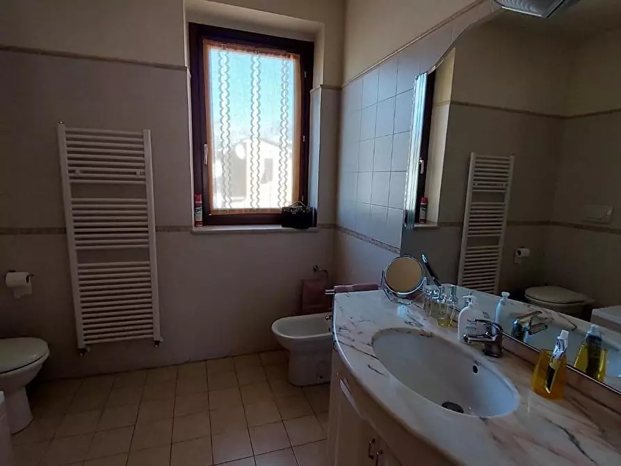 Immagine 3 di Porzione di casa in vendita  a Carrara