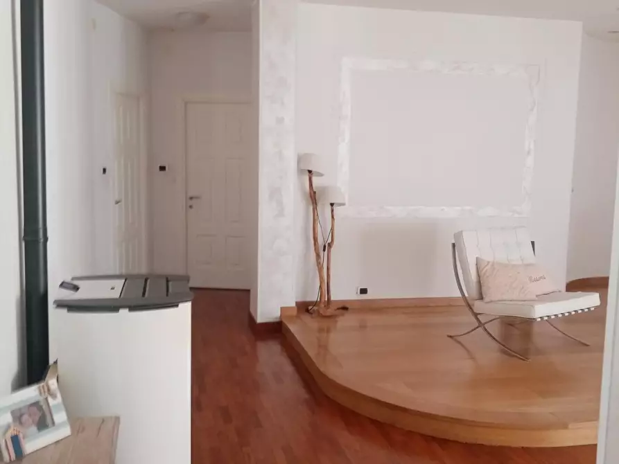 Immagine 13 di Mansarda in vendita  a Aulla