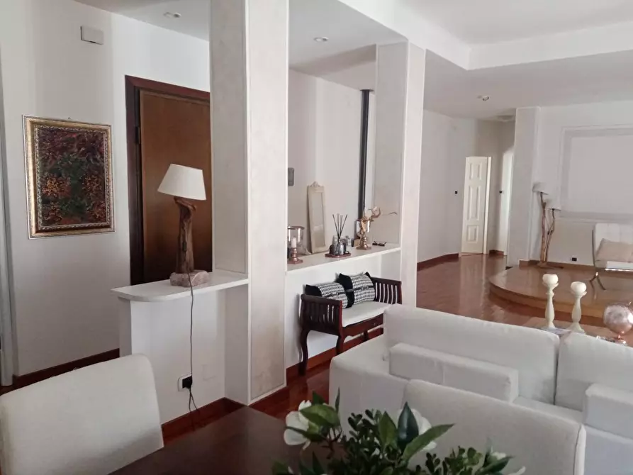 Immagine 2 di Mansarda in vendita  a Aulla