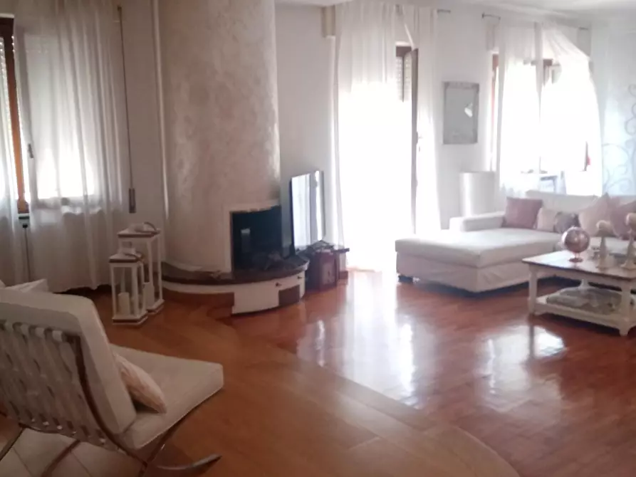 Immagine 5 di Mansarda in vendita  a Aulla