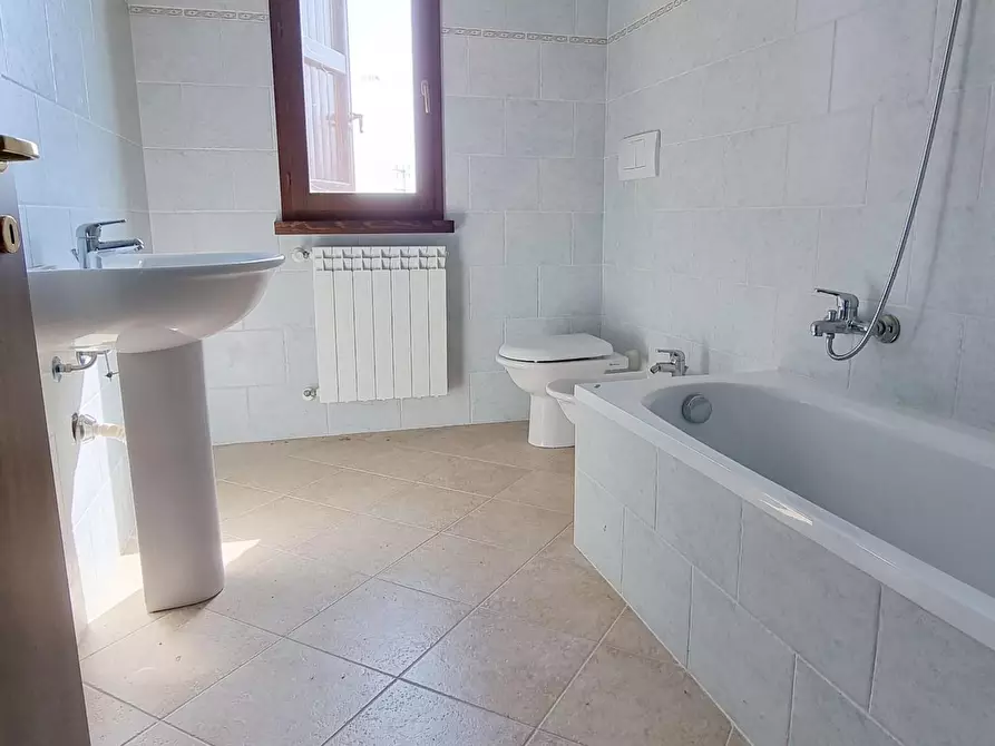 Immagine 8 di Casa bifamiliare in vendita  a Chianni