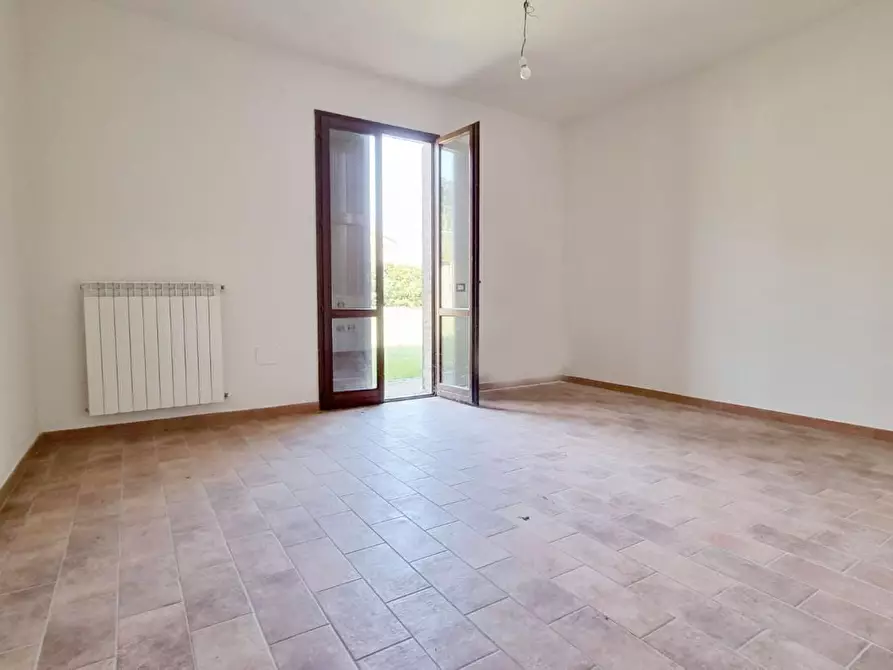 Immagine 8 di Villa in vendita  a Chianni