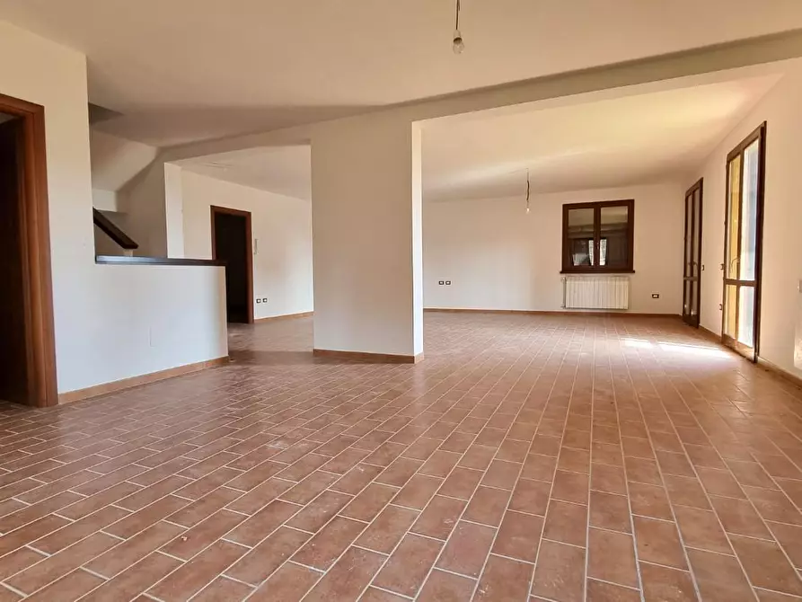 Immagine 6 di Villa in vendita  a Chianni